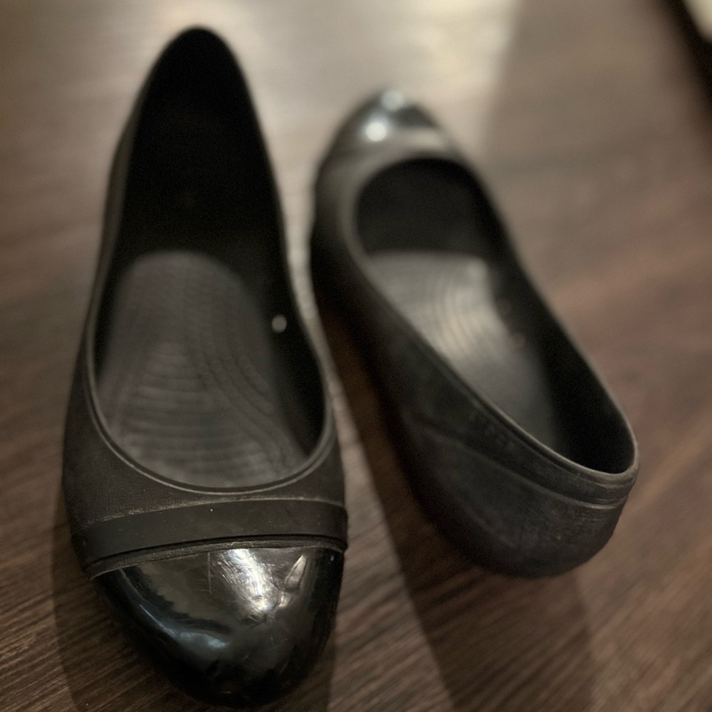 Flats crocs used